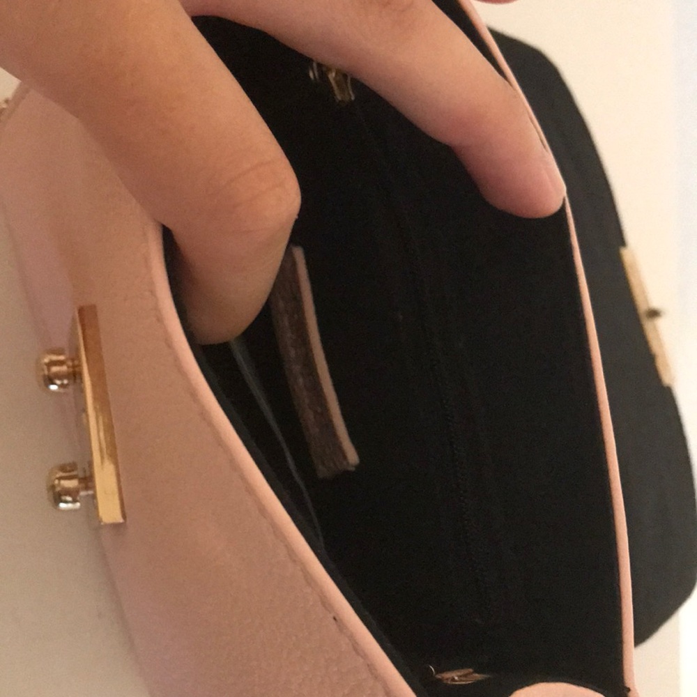 Pink purse - Picture 3 of 3